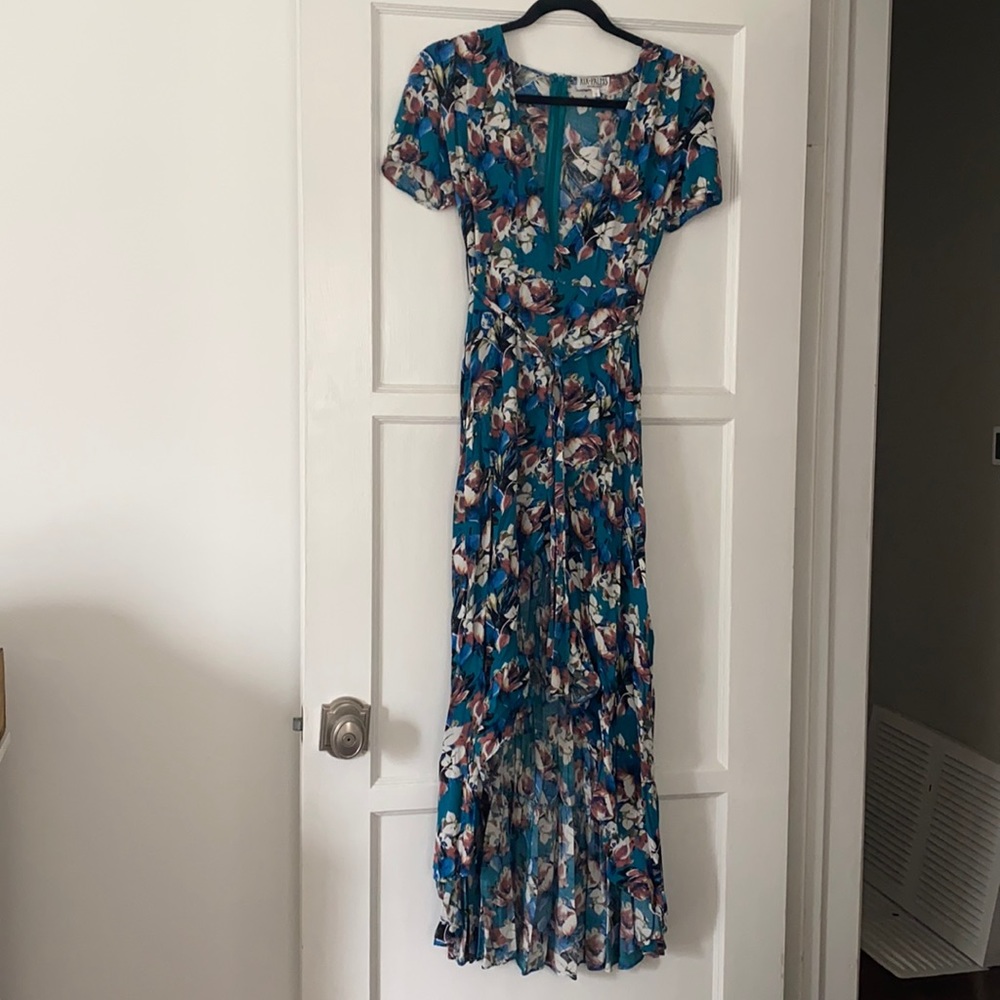 XIX Palms V-neck  hi-low dress